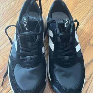 Keen women’s Black Sneakers